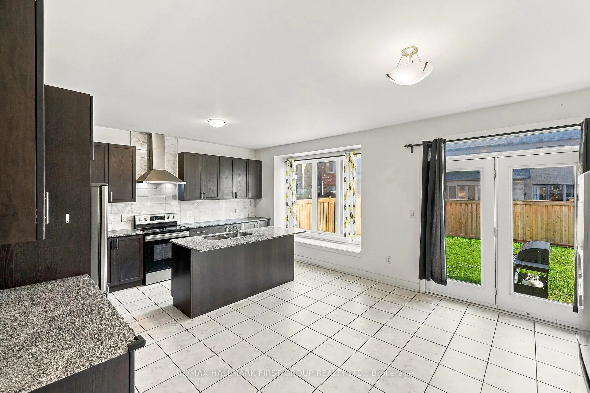 Photo 12 of 17 Micklefield Avenue, Whitby, Rural Whitby — HOMEH