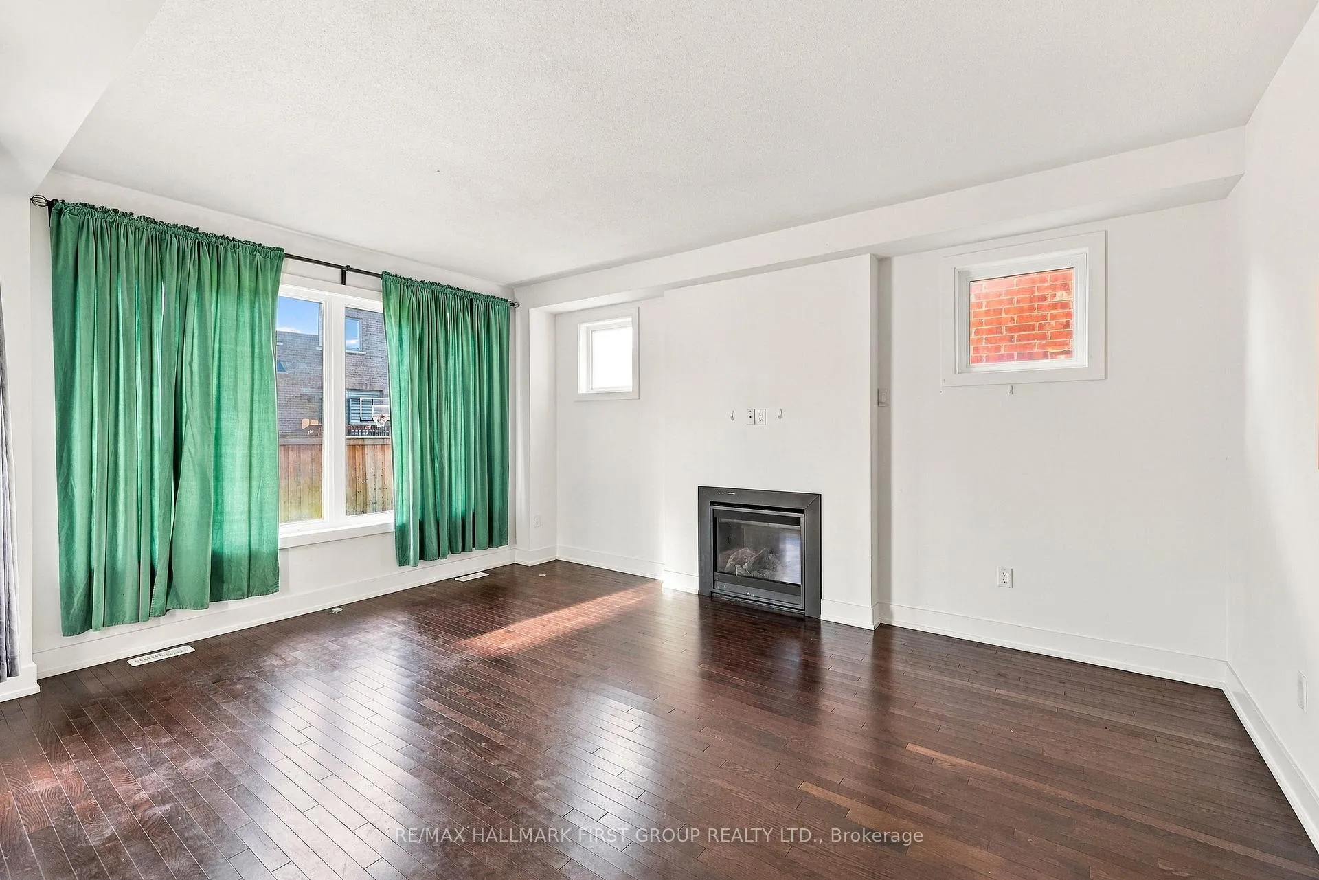 Photo 17 of 17 Micklefield Avenue, Whitby, Rural Whitby — HOMEH