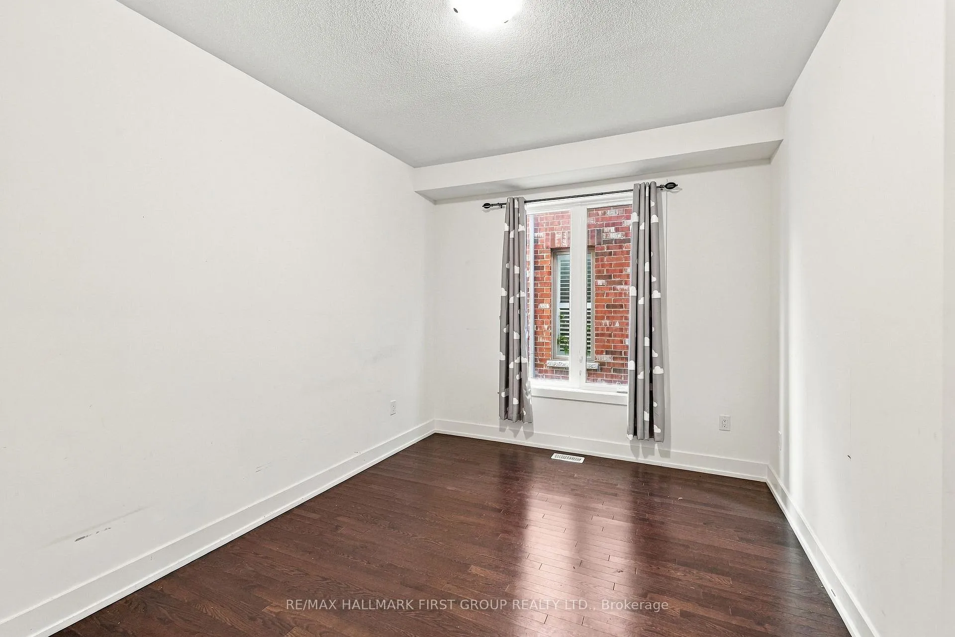 Photo 18 of 17 Micklefield Avenue, Whitby, Rural Whitby — HOMEH