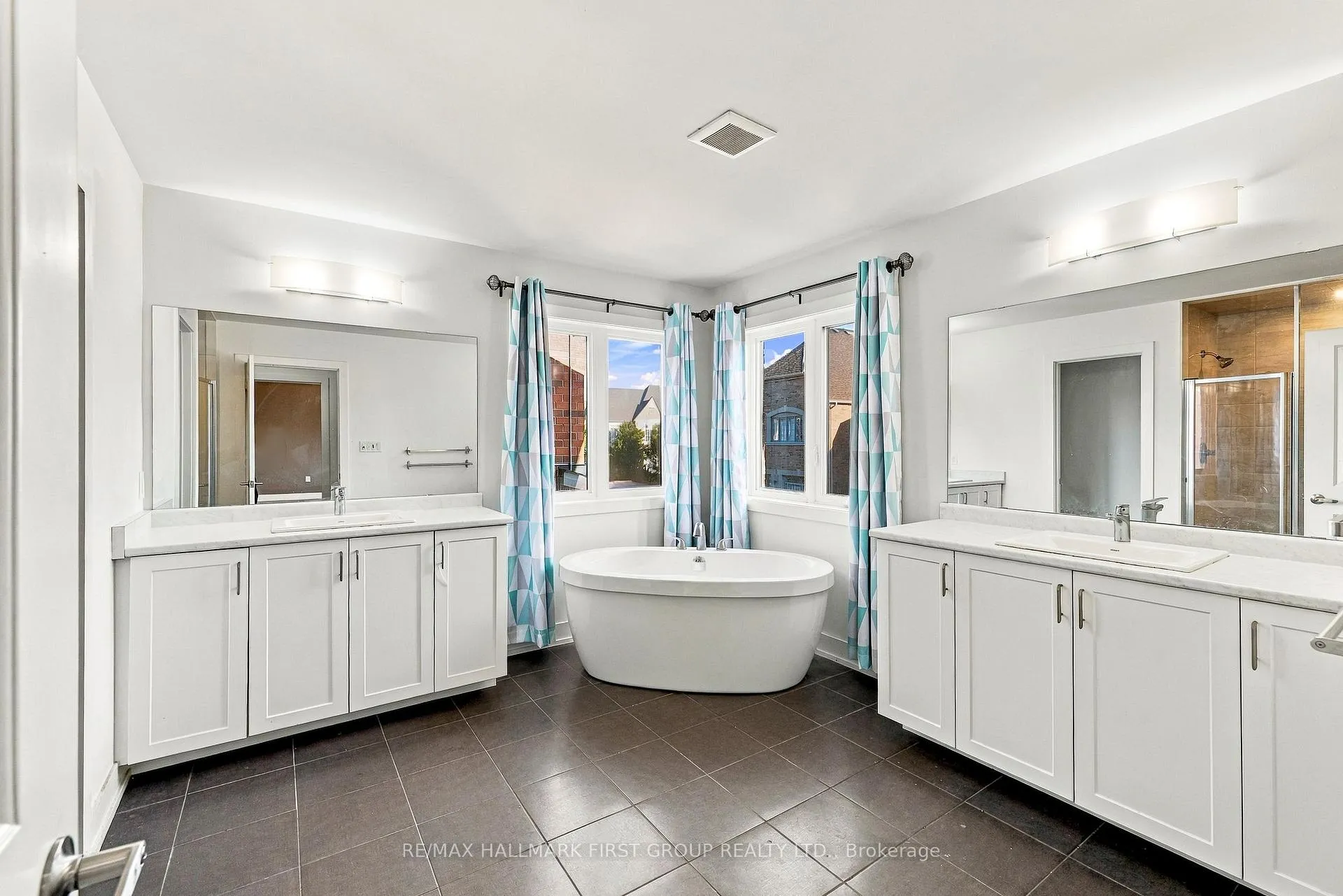 Photo 20 of 17 Micklefield Avenue, Whitby, Rural Whitby — HOMEH