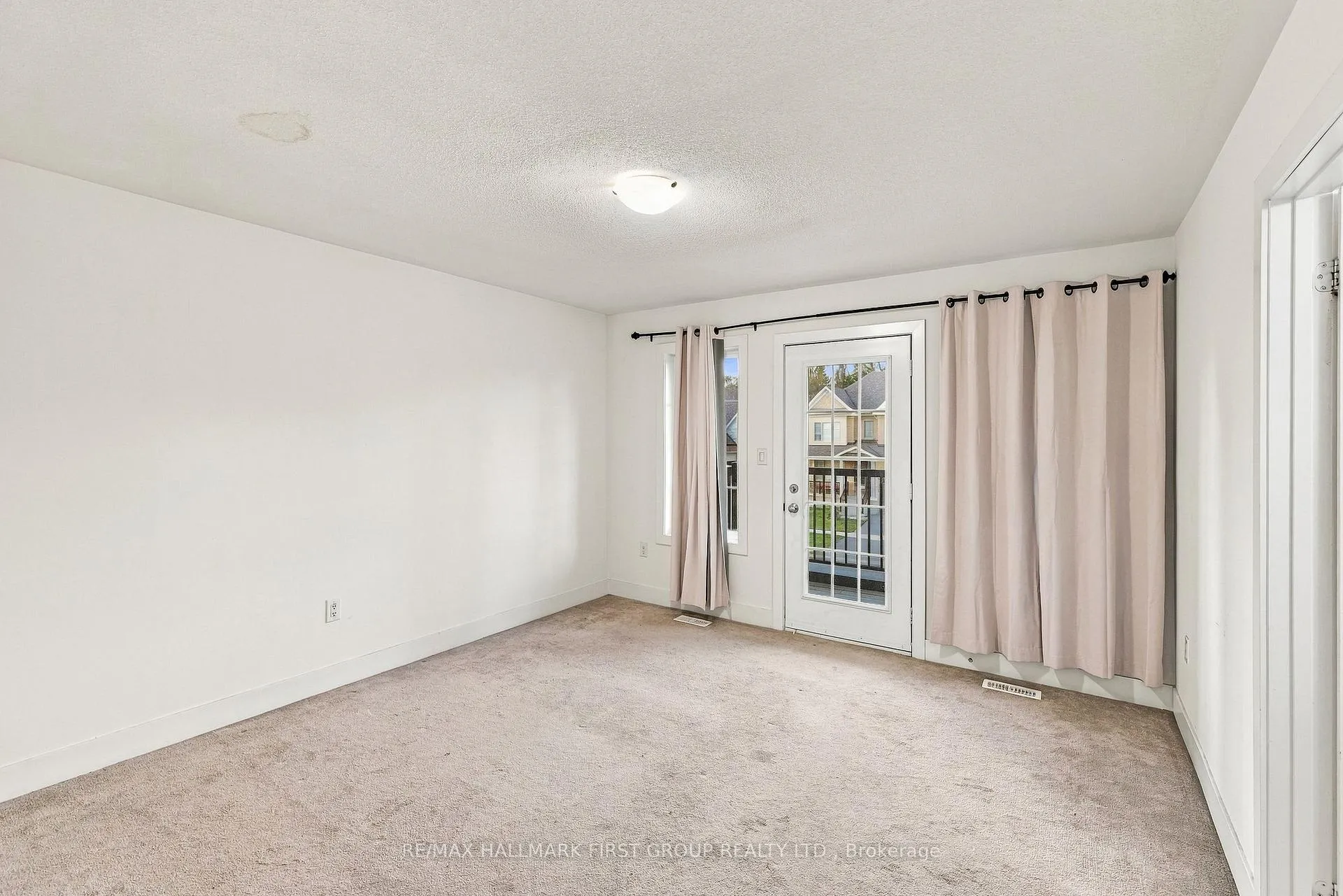 Photo 21 of 17 Micklefield Avenue, Whitby, Rural Whitby — HOMEH