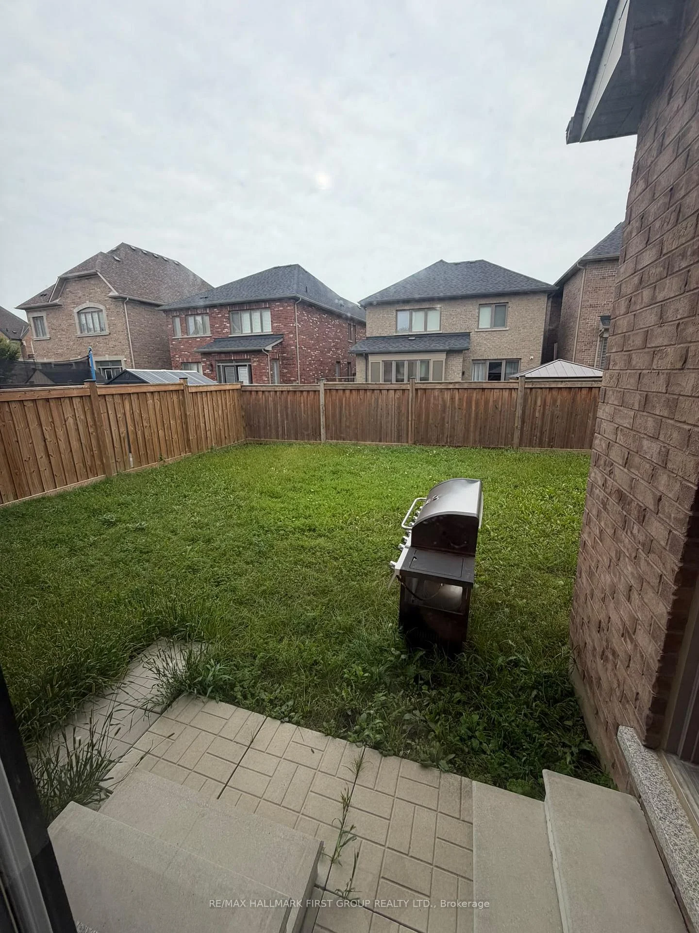 Photo 7 of 17 Micklefield Avenue, Whitby, Rural Whitby — HOMEH
