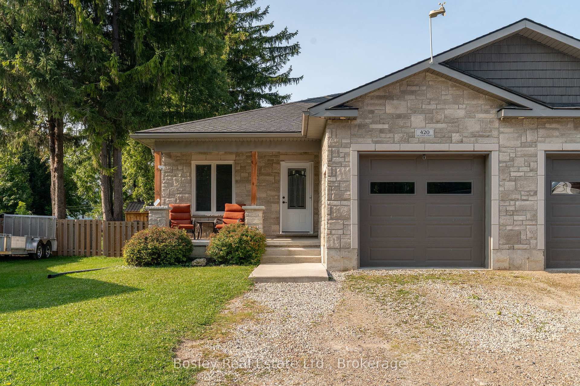 Photo of 420 Victoria Street