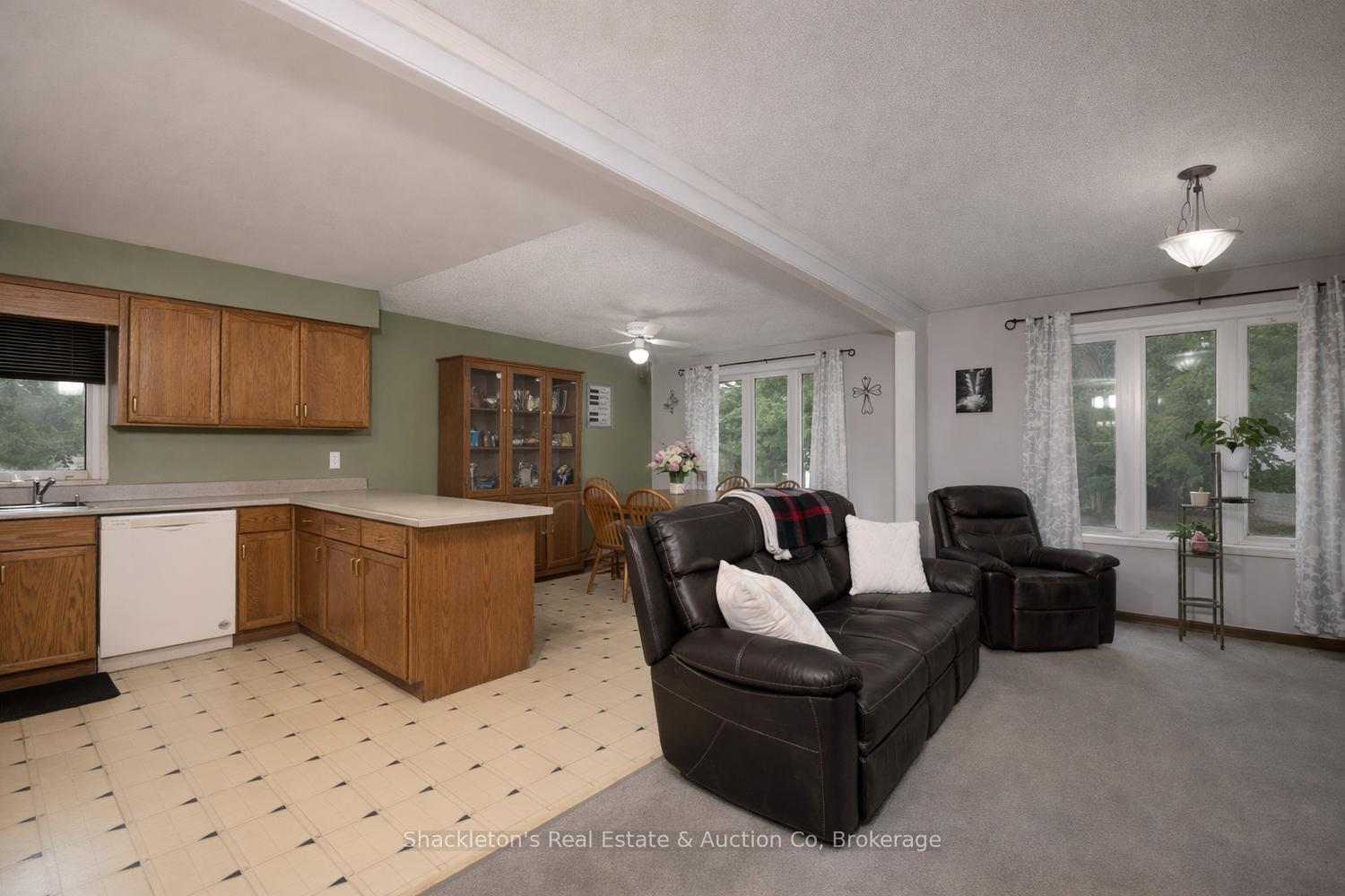 Photo 5 of 44 Blenheim Street, West Perth, Mitchell — HOMEH