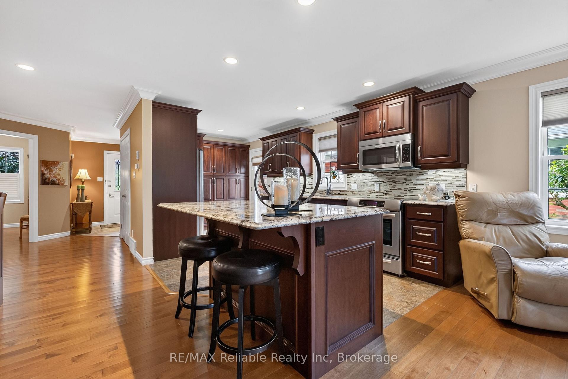 Photo 10 of 217 Bethune Crescent, Goderich, Goderich (Town) — HOMEH
