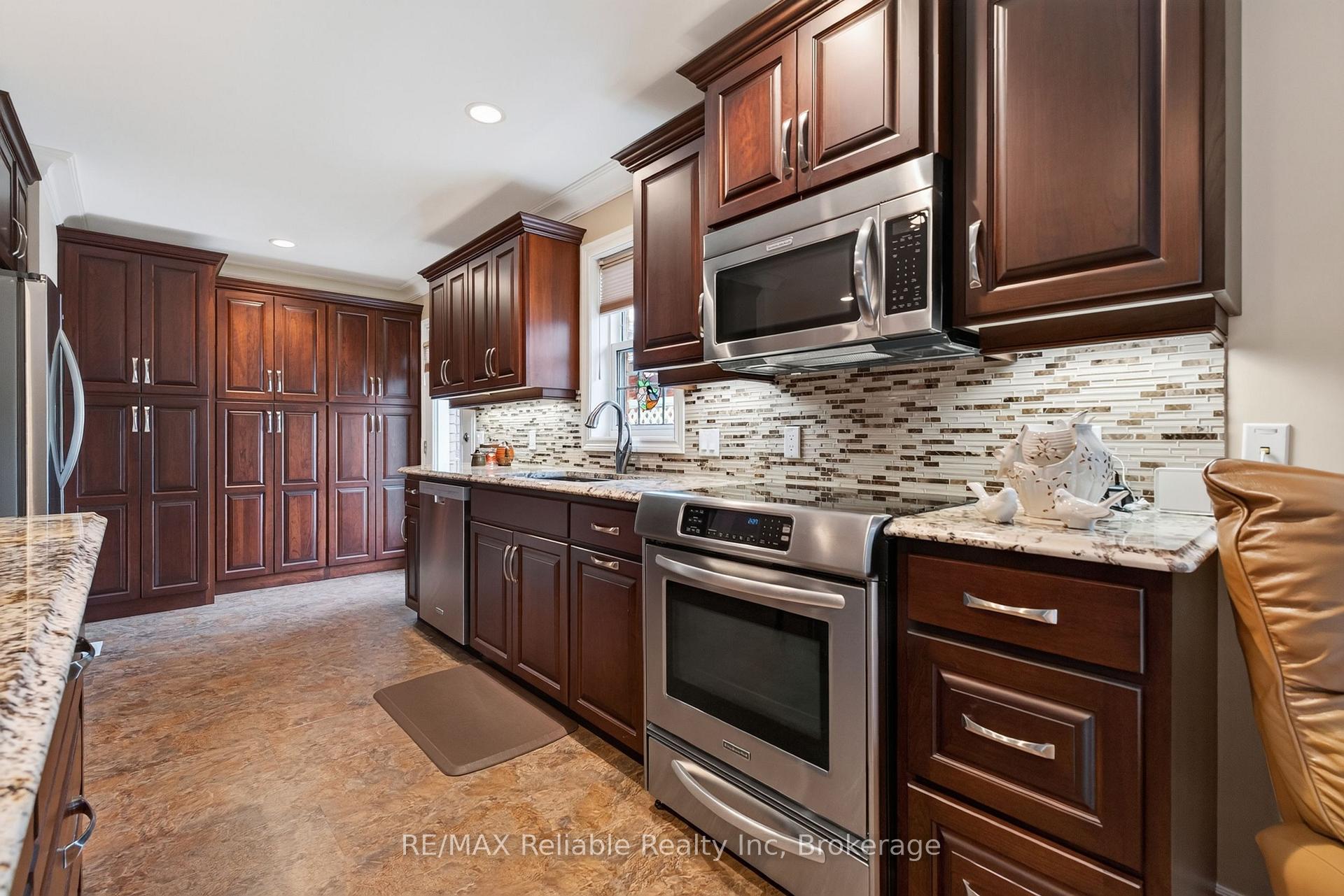 Photo 12 of 217 Bethune Crescent, Goderich, Goderich (Town) — HOMEH
