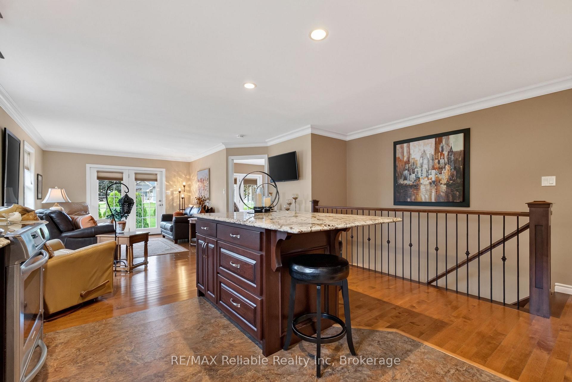 Photo 13 of 217 Bethune Crescent, Goderich, Goderich (Town) — HOMEH