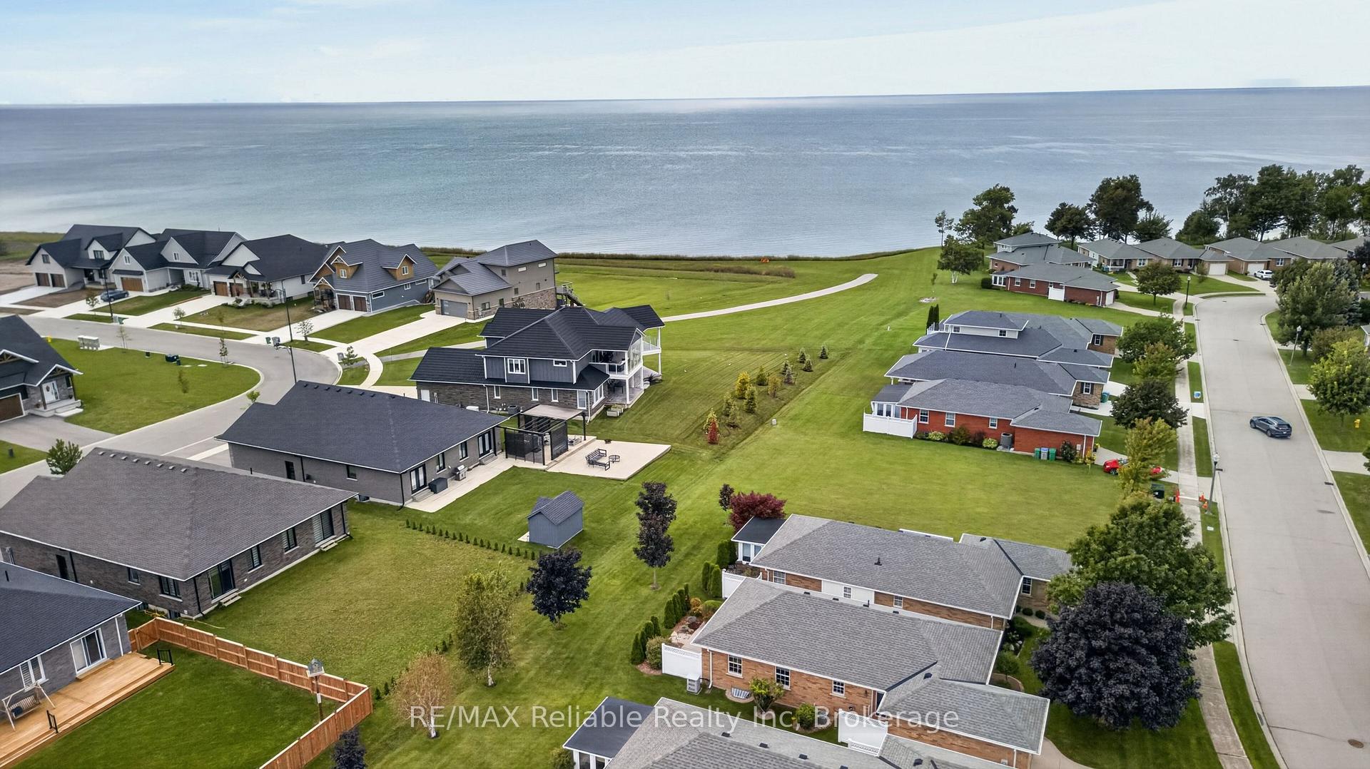 Photo 29 of 217 Bethune Crescent, Goderich, Goderich (Town) — HOMEH
