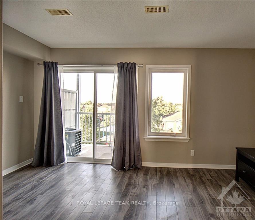 Photo 3 of 109 Keltie Private, Ottawa, Barrhaven - Longfields — HOMEH