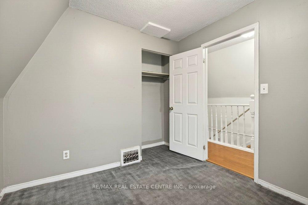 Photo 20 of 23 Frederick Avenue, Hamilton, Crown Point — HOMEH