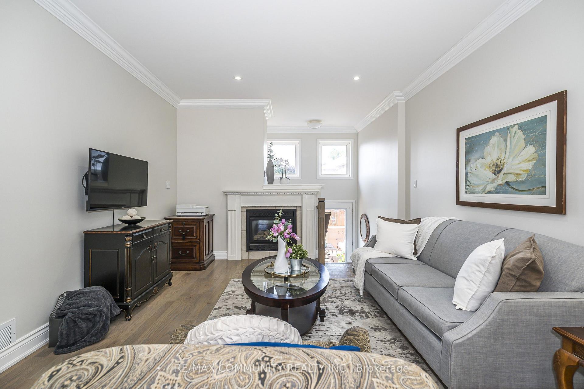 Photo 12 of 1606 Whitestone Drive, Oshawa, Samac — HOMEH