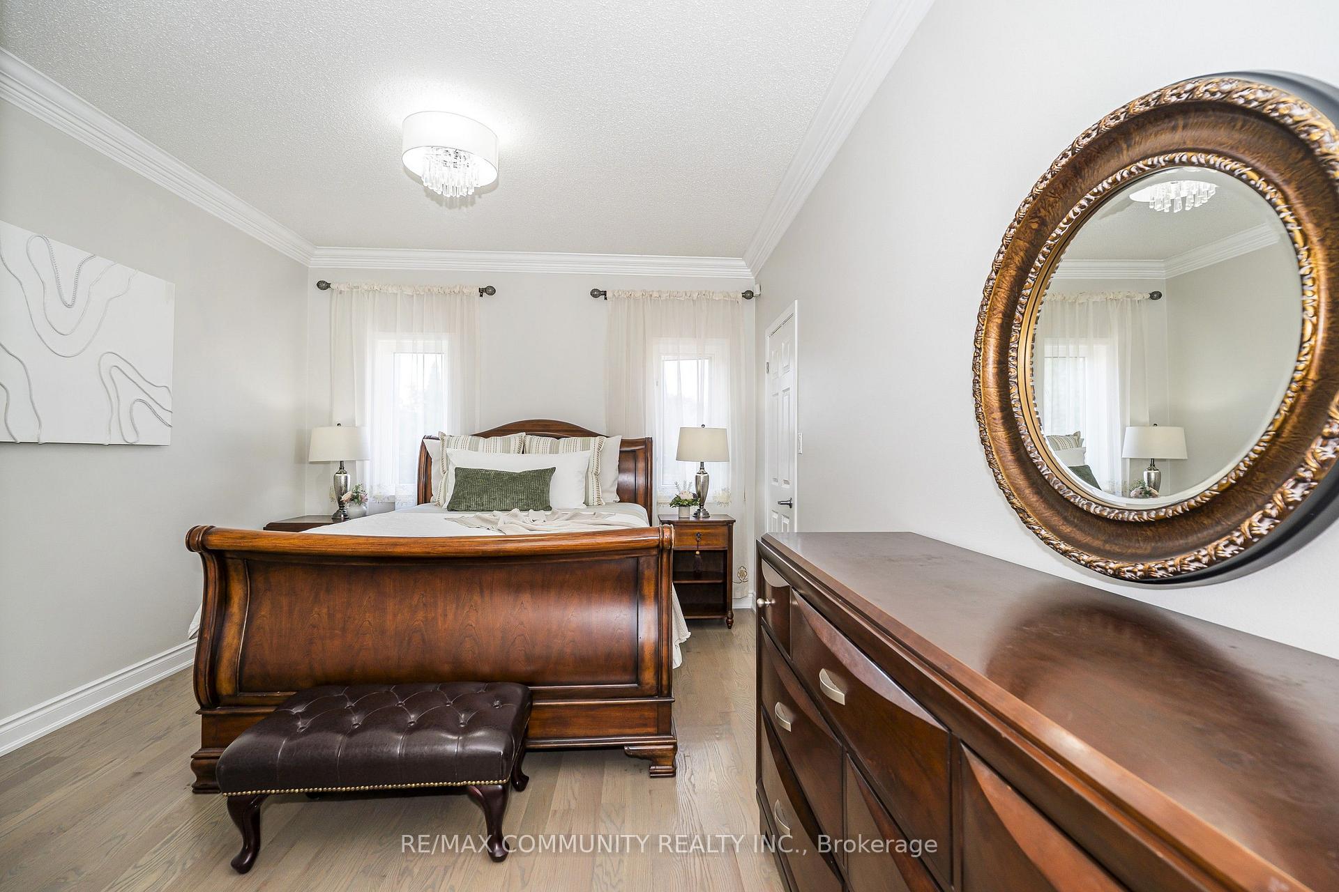 Photo 13 of 1606 Whitestone Drive, Oshawa, Samac — HOMEH