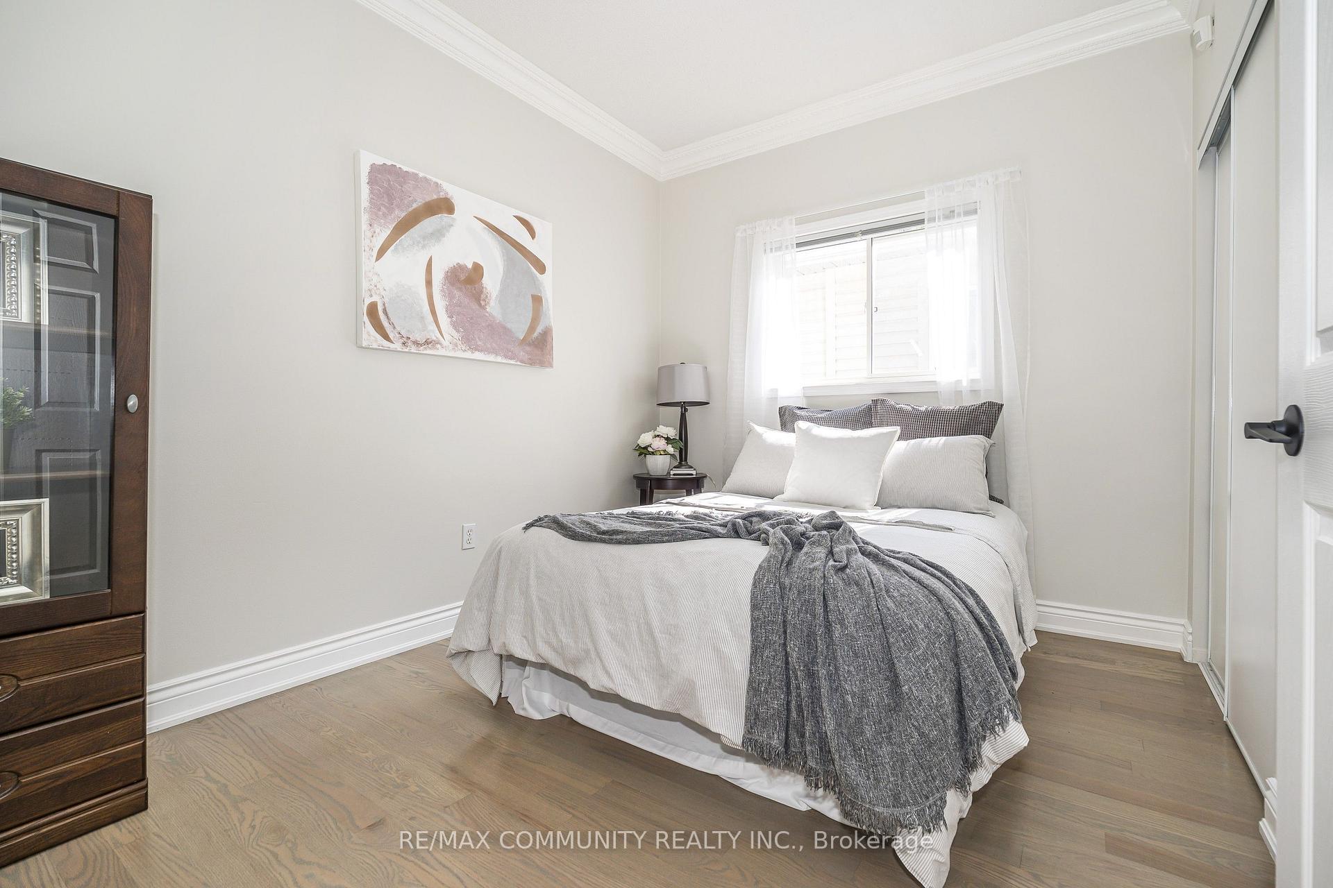 Photo 17 of 1606 Whitestone Drive, Oshawa, Samac — HOMEH