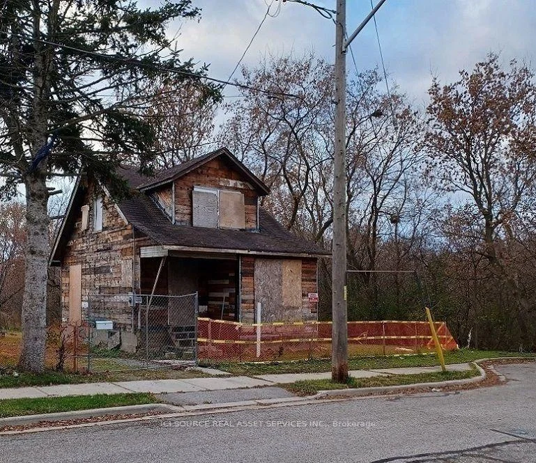 Photo 4 of 85 Hall Street, Oshawa, Central — HOMEH