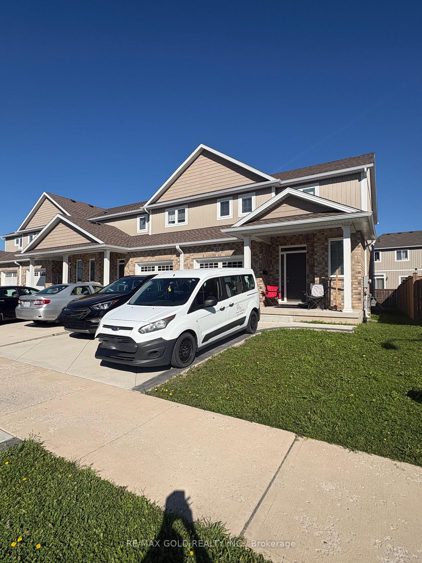Photo 1 of 17 Marshall Lane, St. Catharines, Oakdale — HOMEH