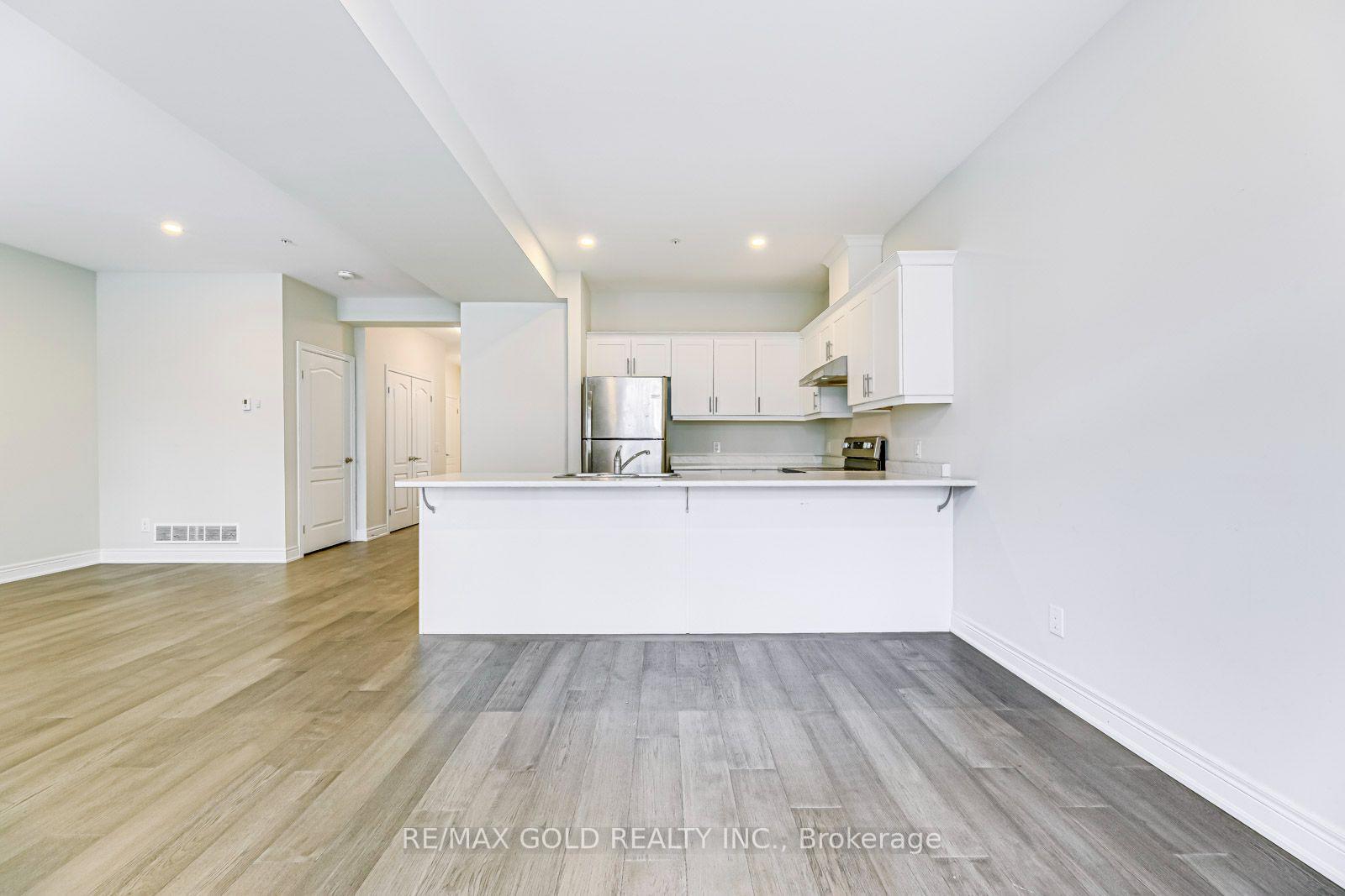 Photo 13 of 17 Marshall Lane, St. Catharines, Oakdale — HOMEH