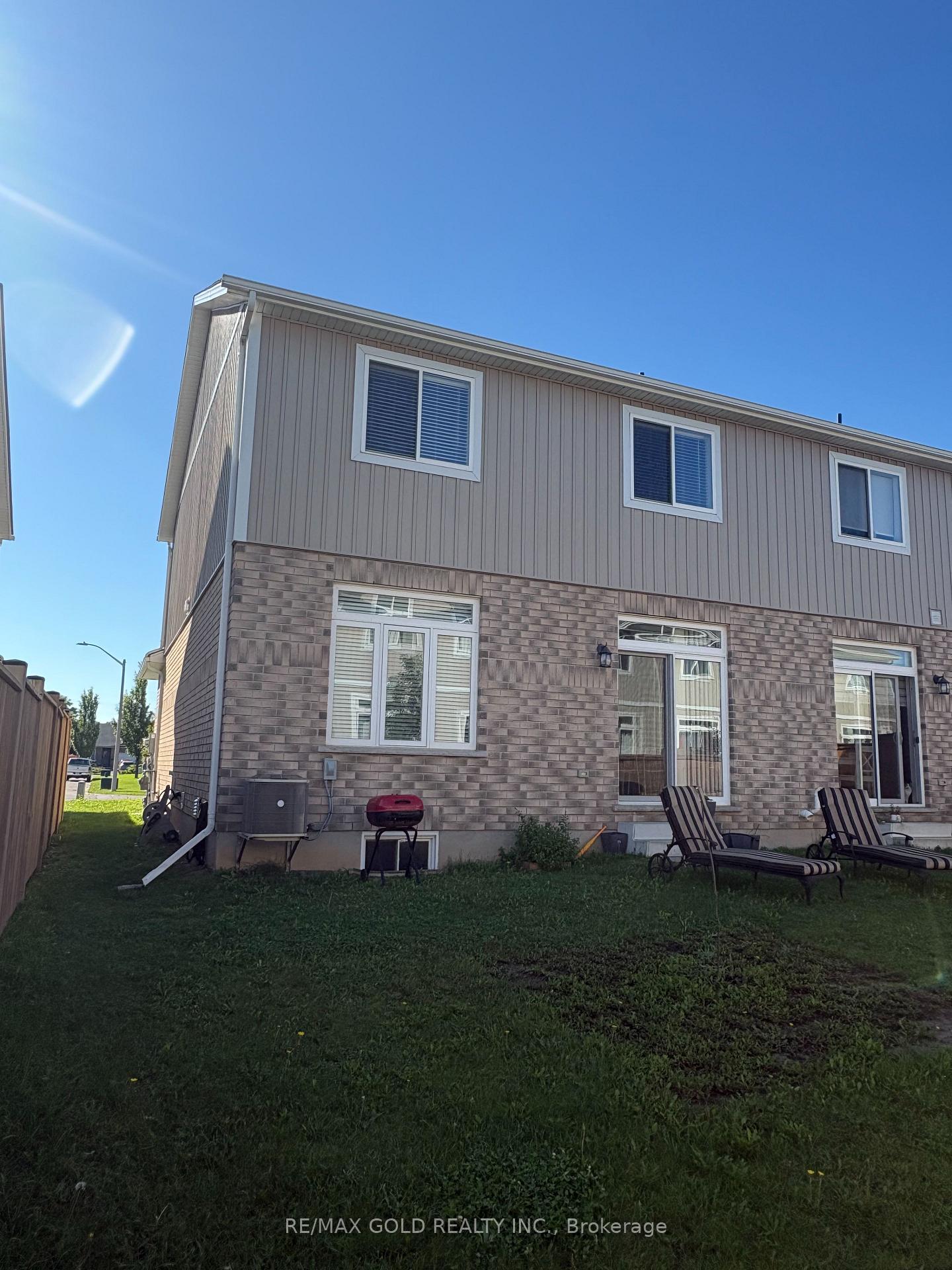 Photo 38 of 17 Marshall Lane, St. Catharines, Oakdale — HOMEH