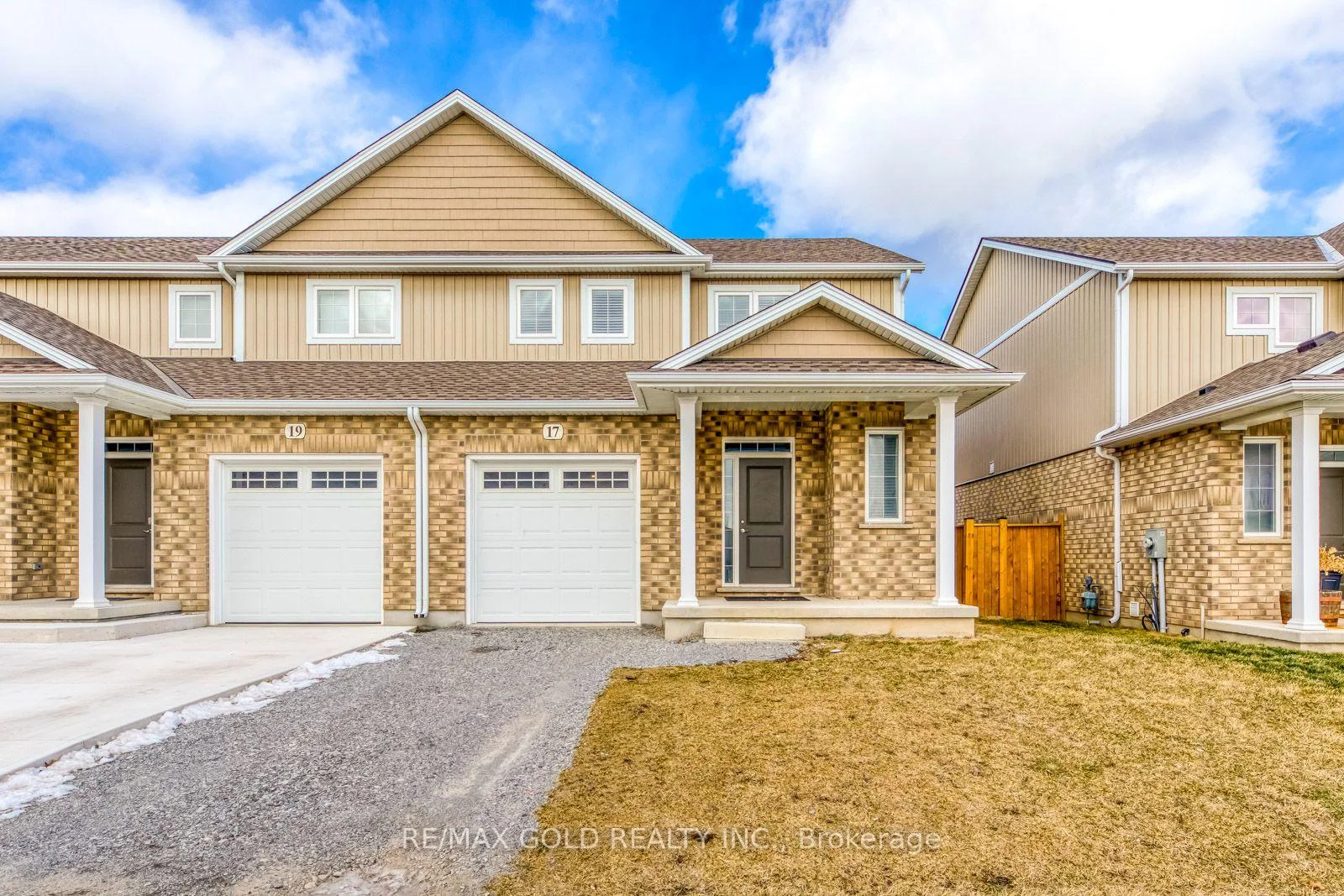 Photo 2 of 17 Marshall Lane, St. Catharines, Oakdale — HOMEH