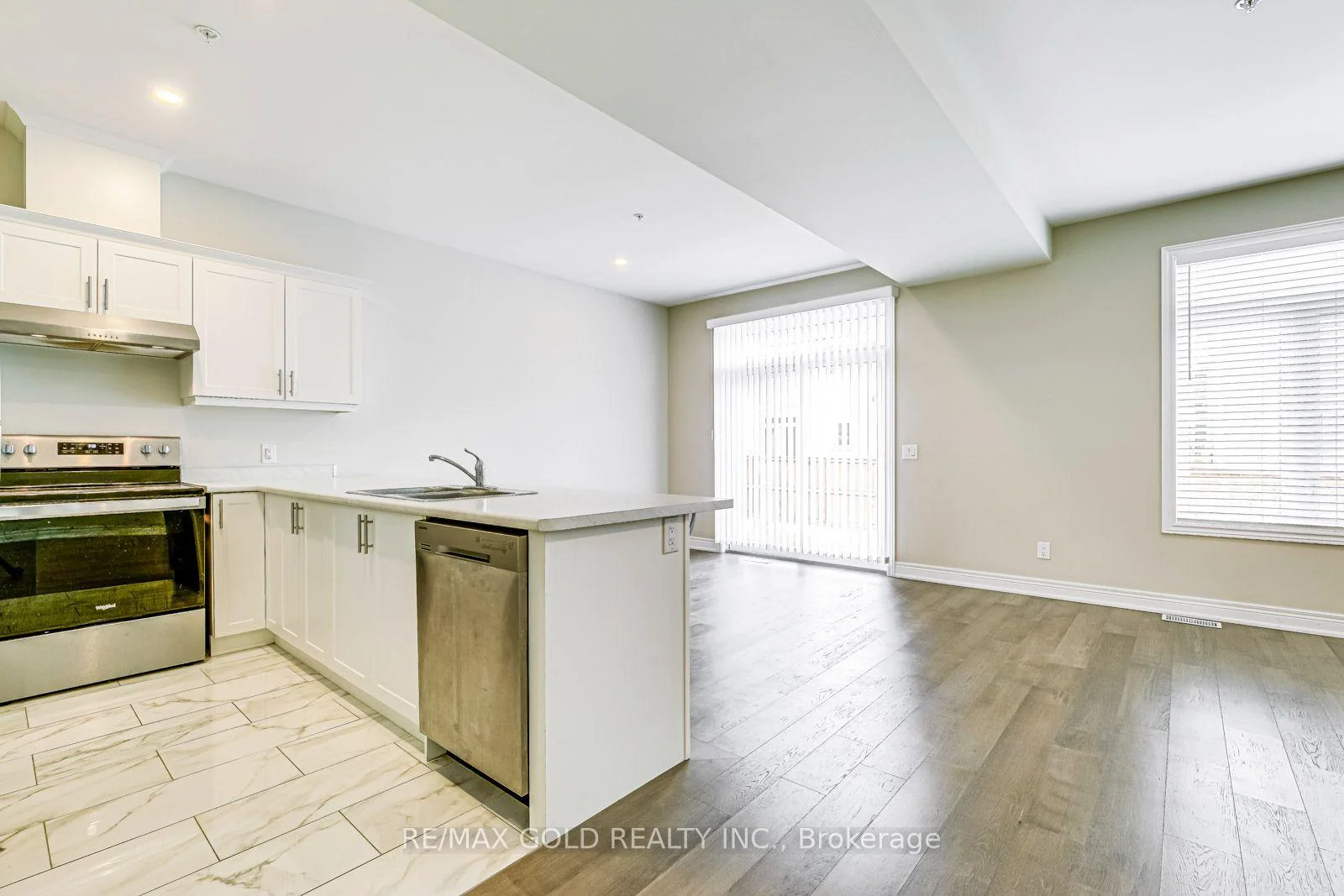Photo 16 of 17 Marshall Lane, St. Catharines, Oakdale — HOMEH