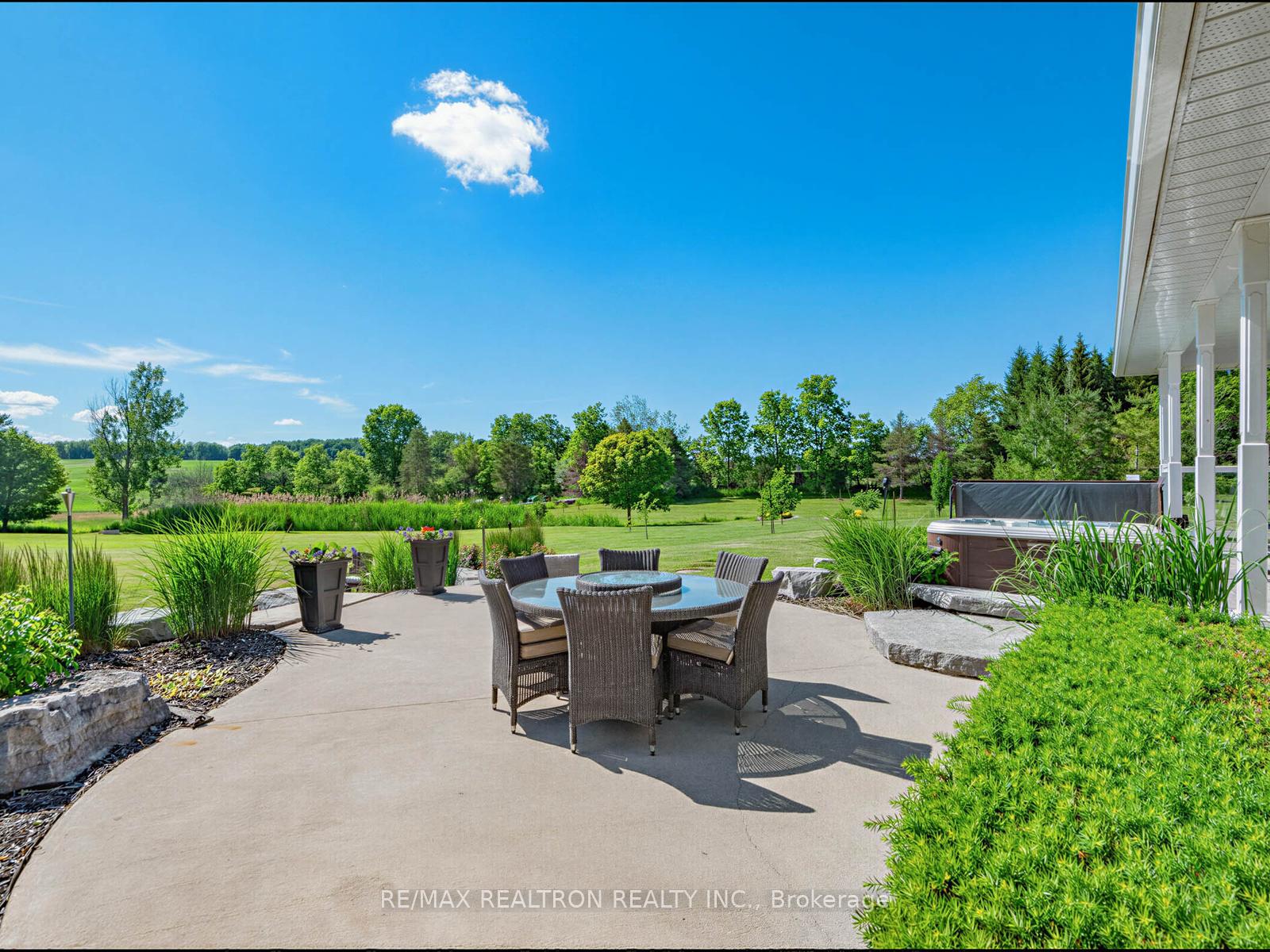 Photo 11 of 16450 Weston Road, King, Pottageville — HOMEH