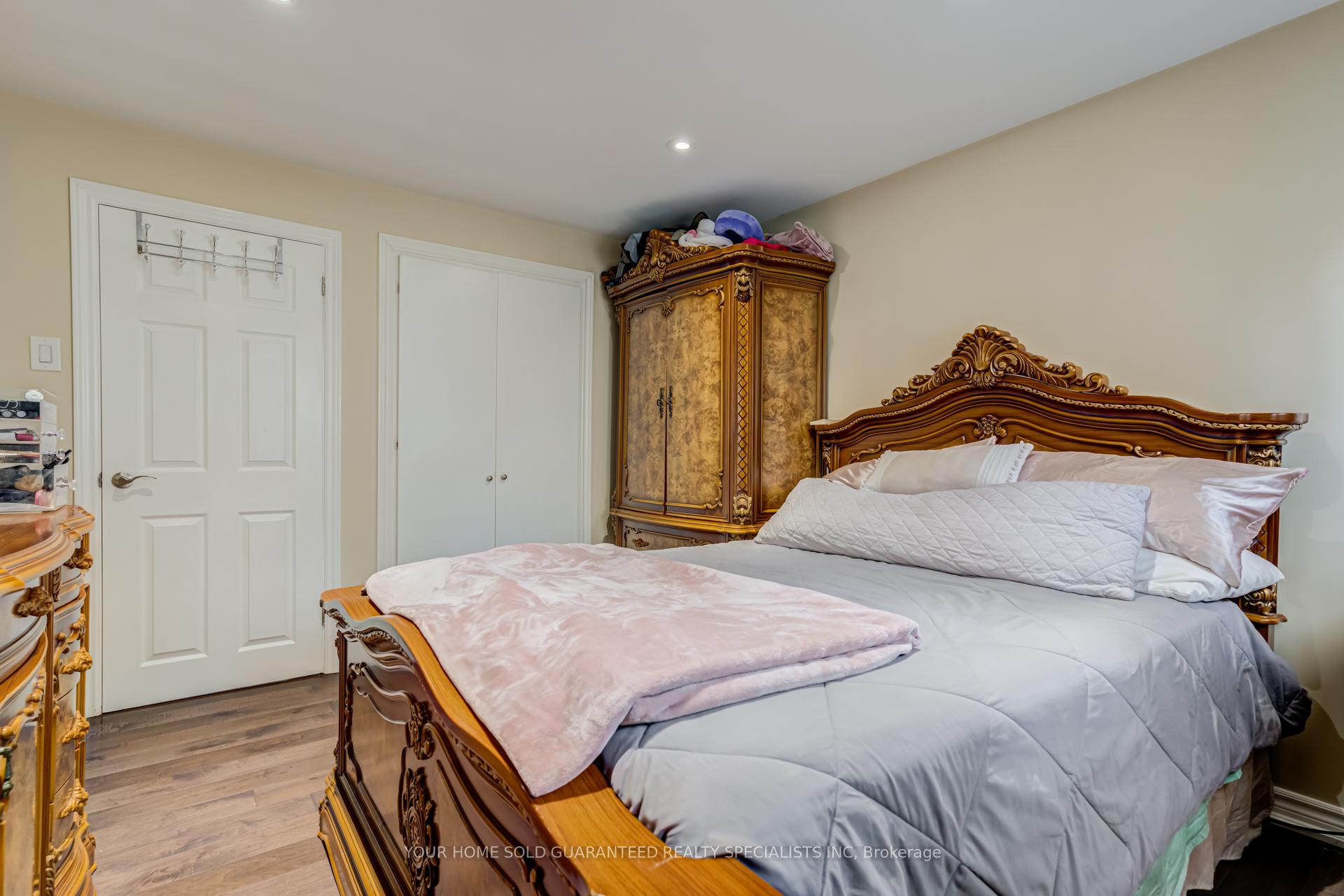 Photo 18 of 5 Hallow Crescent, Etobicoke, Rexdale-Kipling — HOMEH