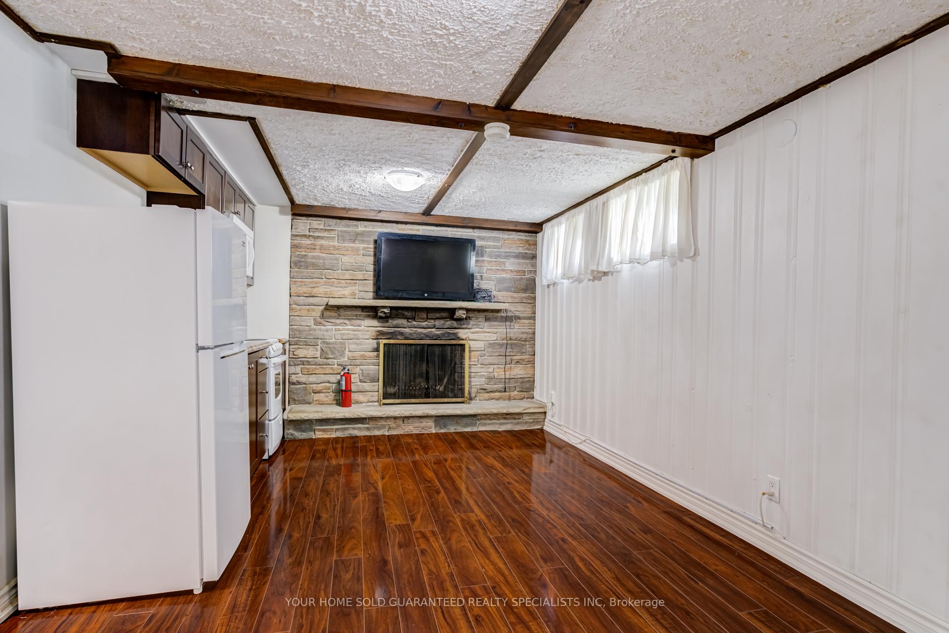 Photo 23 of 5 Hallow Crescent, Etobicoke, Rexdale-Kipling — HOMEH