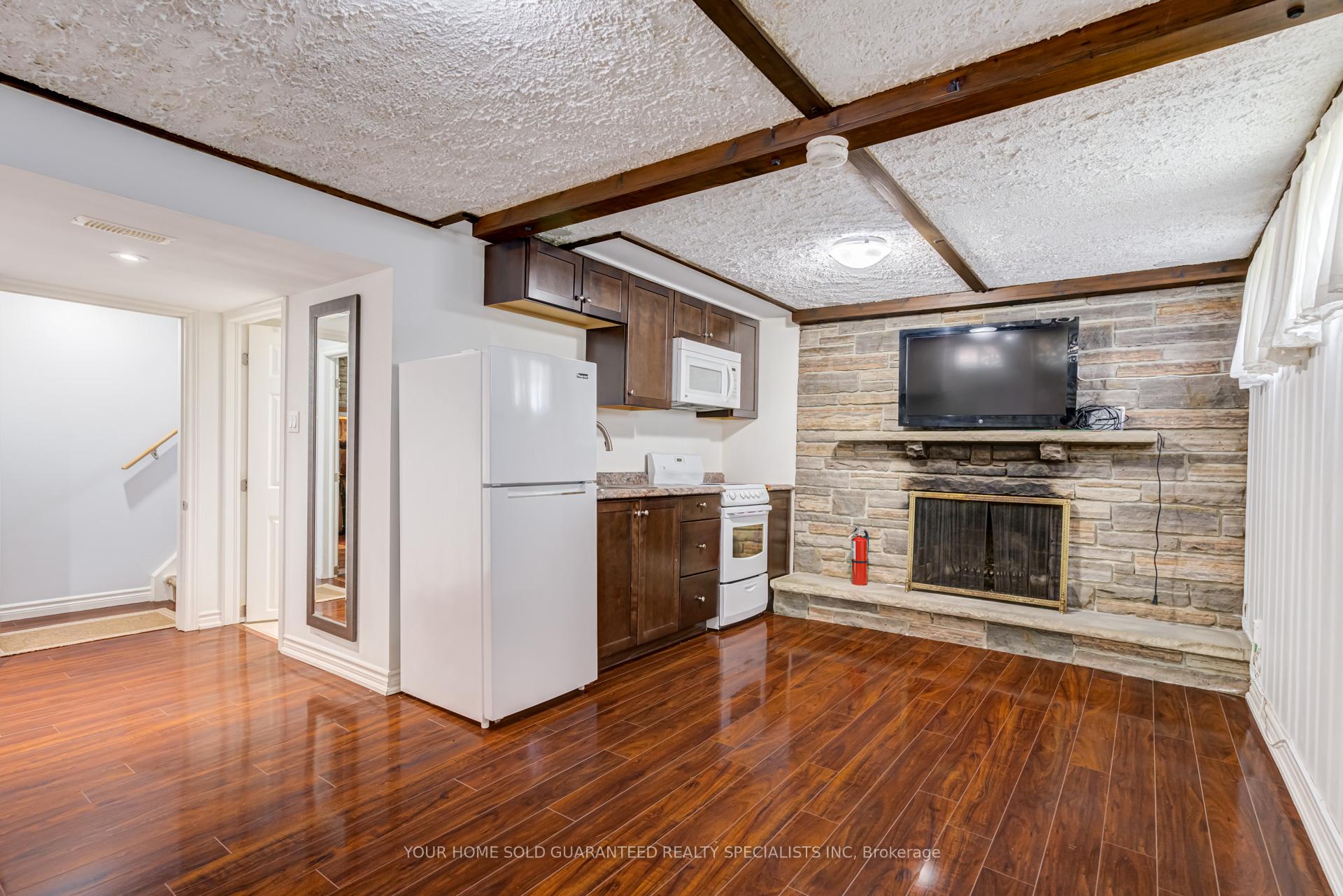 Photo 24 of 5 Hallow Crescent, Etobicoke, Rexdale-Kipling — HOMEH