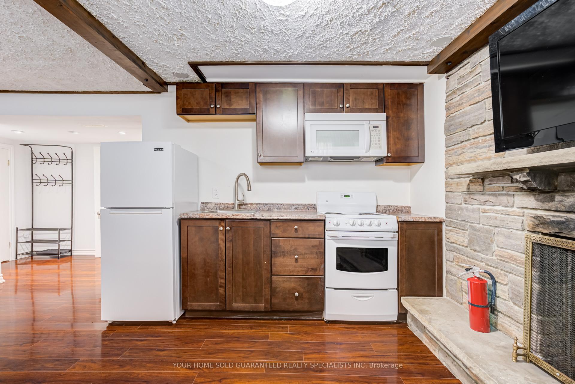 Photo 25 of 5 Hallow Crescent, Etobicoke, Rexdale-Kipling — HOMEH