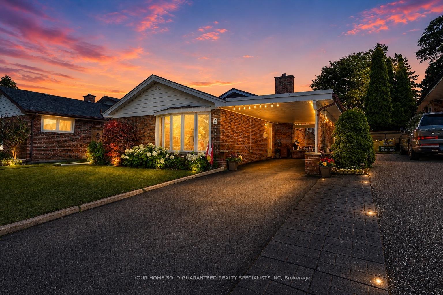 Photo of 5 Hallow Crescent