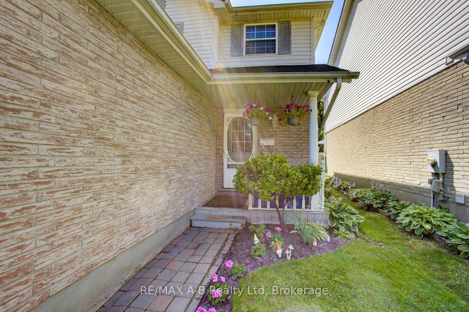 Photo 2 of 223 Melran Drive, Cambridge, Hespeler Village — HOMEH