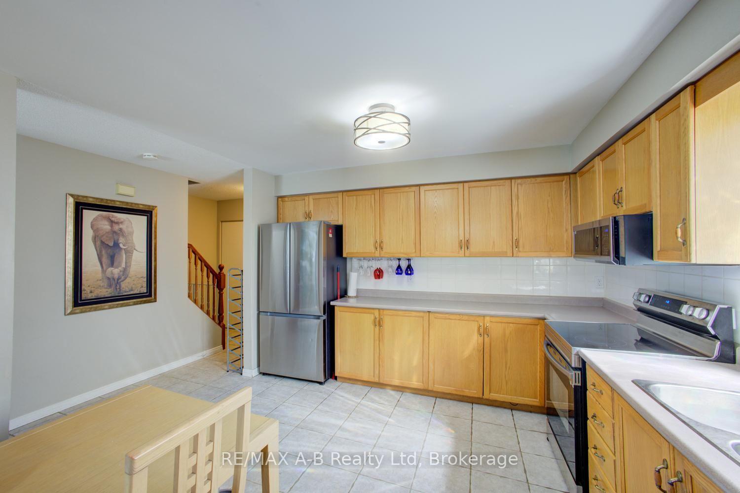 Photo 8 of 223 Melran Drive, Cambridge, Hespeler Village — HOMEH