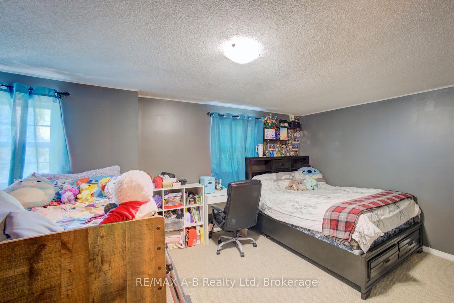 Photo 10 of 223 Melran Drive, Cambridge, Hespeler Village — HOMEH
