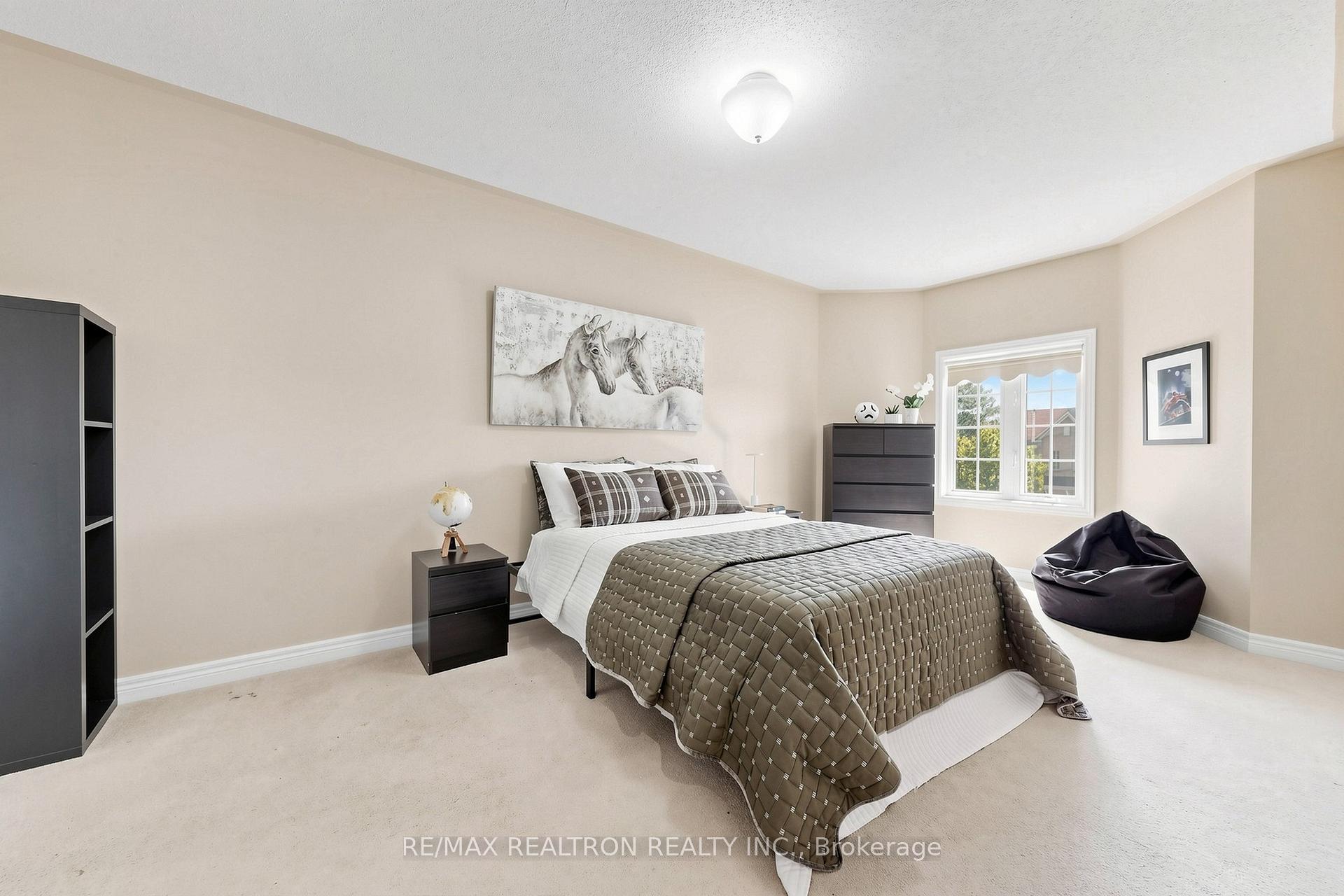 Photo 33 of 338 Mcbride Crescent, Newmarket, Summerhill Estates — HOMEH