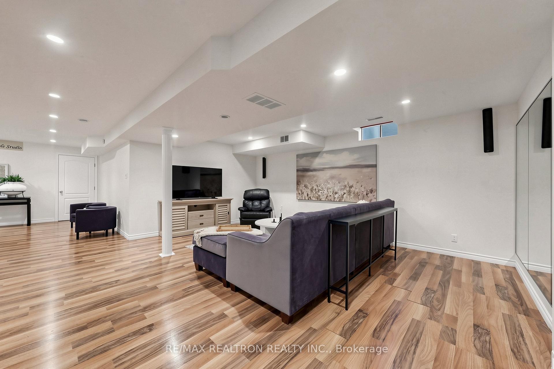Photo 41 of 338 Mcbride Crescent, Newmarket, Summerhill Estates — HOMEH