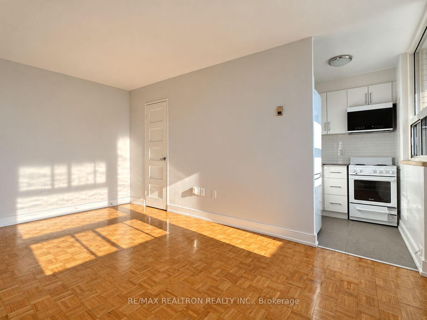 Photo 4 of Unit 501, 1500 Bathurst Street, Toronto, Humewood-Cedarvale — HOMEH