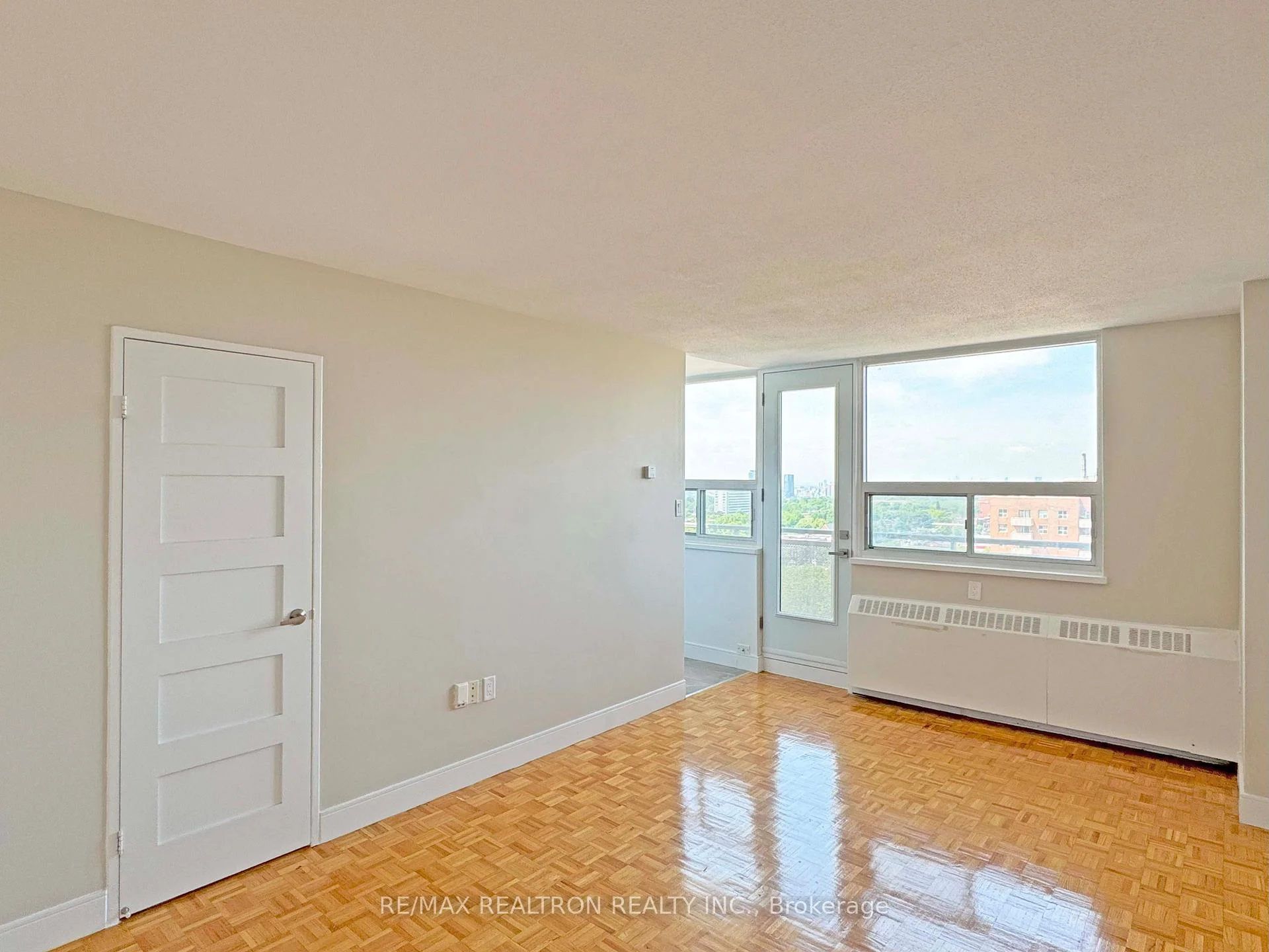 Photo 3 of Unit 501, 1500 Bathurst Street, Toronto, Humewood-Cedarvale — HOMEH