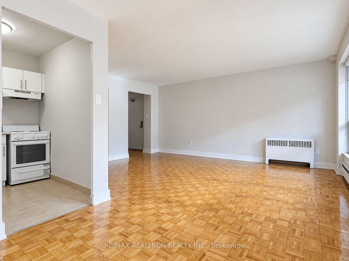 Photo 2 of Unit 201, 1291 Bayview Avenue, Toronto, Leaside — HOMEH