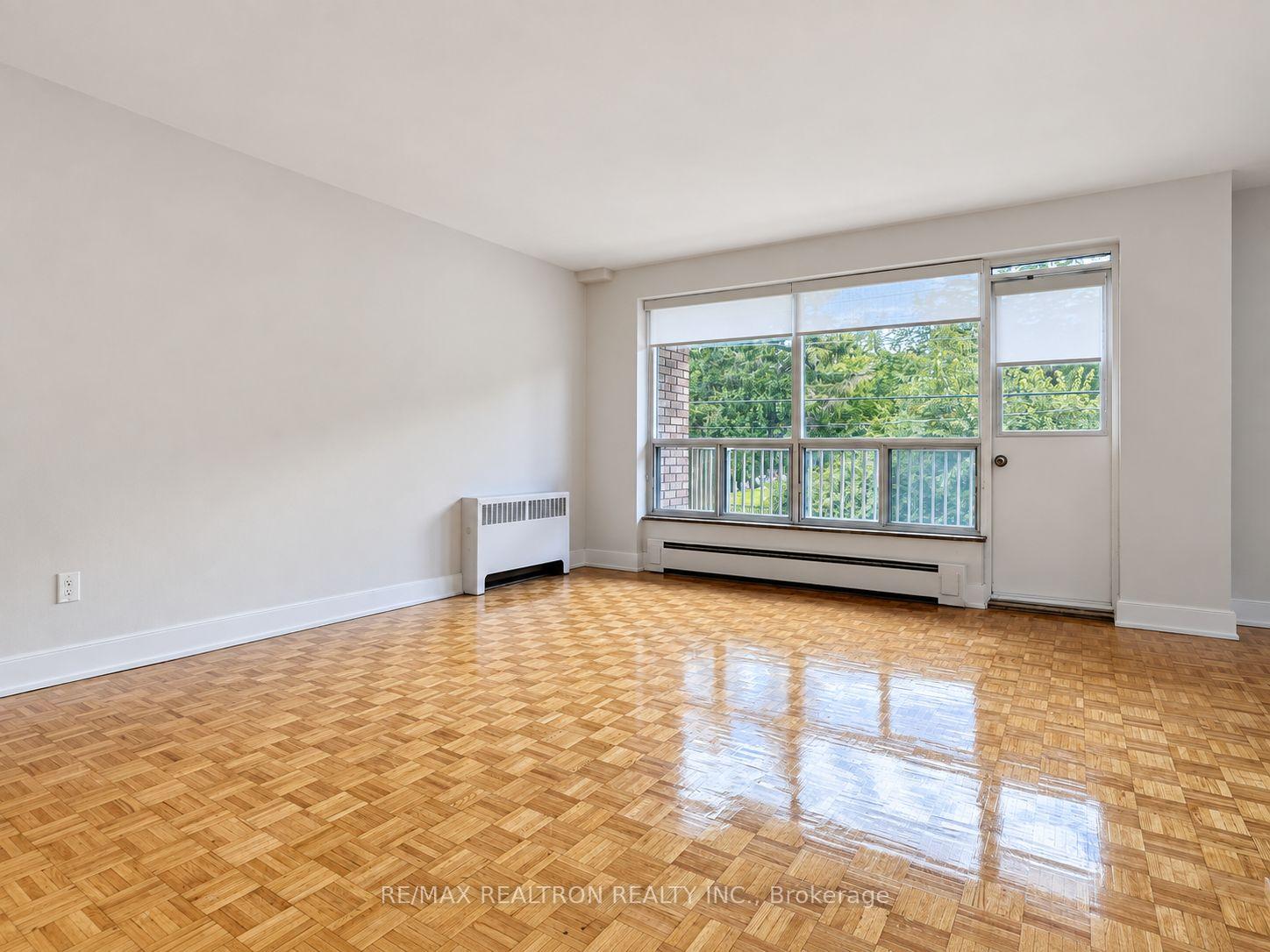Photo 8 of Unit 201, 1291 Bayview Avenue, Toronto, Leaside — HOMEH