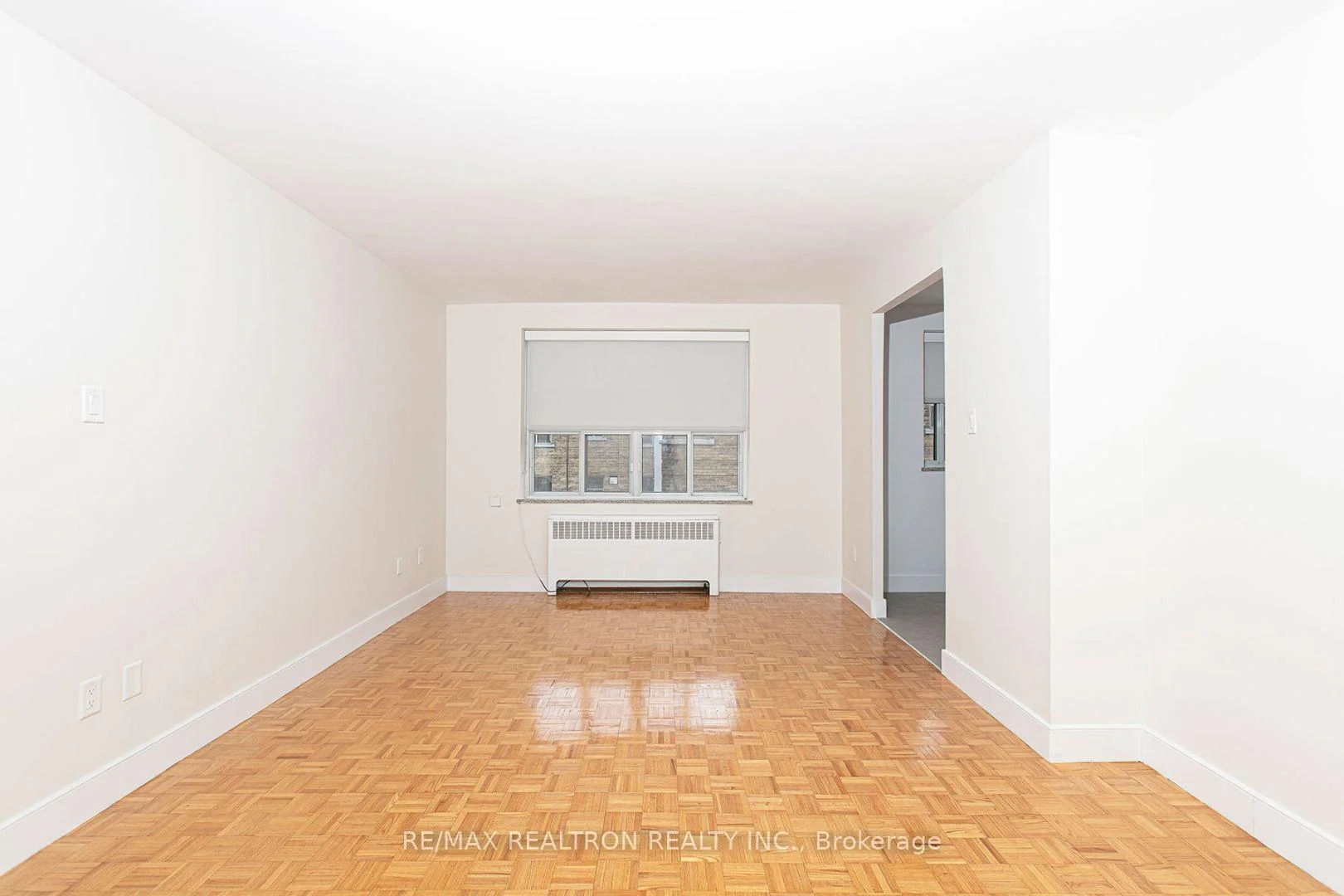 Photo 5 of Unit 201, 1291 Bayview Avenue, Toronto, Leaside — HOMEH