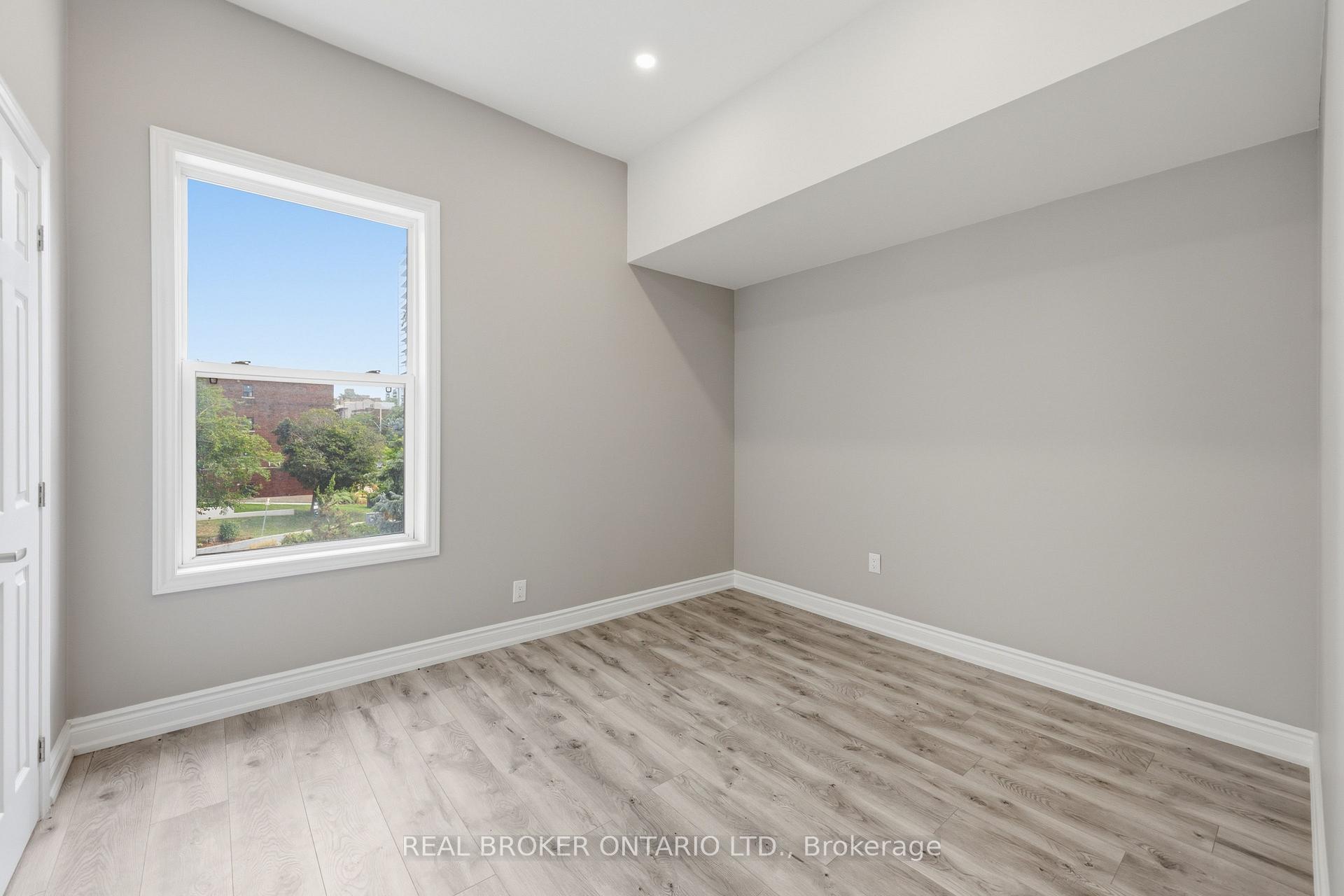 Photo 16 of 98 Duke Street, Hamilton, Durand — HOMEH