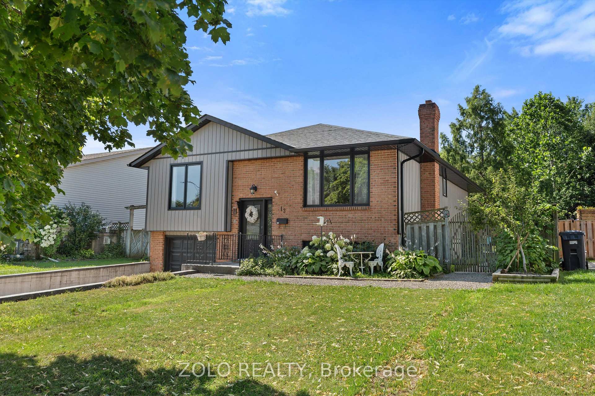 Photo 2 of 13 Cowan Drive, Thorold, Allanburg/Thorold South — HOMEH