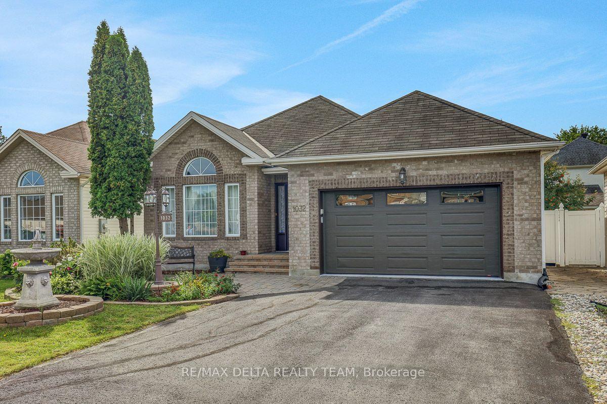 Photo 2 of 1032 Valin Street, Ottawa, Fallingbrook/Gardenway South — HOMEH