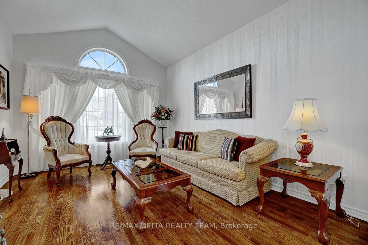Photo 9 of 1032 Valin Street, Ottawa, Fallingbrook/Gardenway South — HOMEH