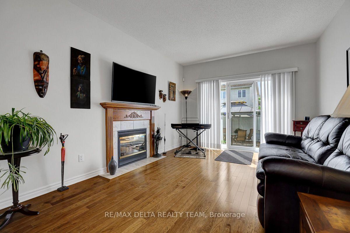 Photo 11 of 1032 Valin Street, Ottawa, Fallingbrook/Gardenway South — HOMEH