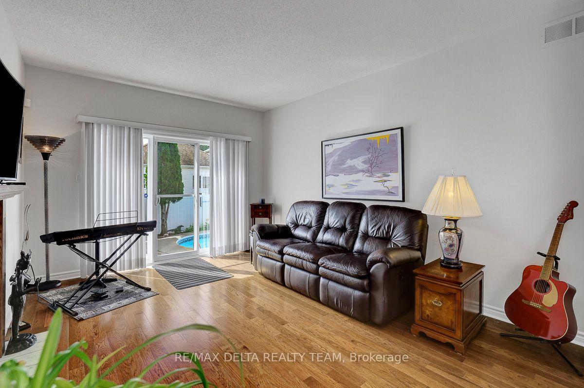 Photo 12 of 1032 Valin Street, Ottawa, Fallingbrook/Gardenway South — HOMEH