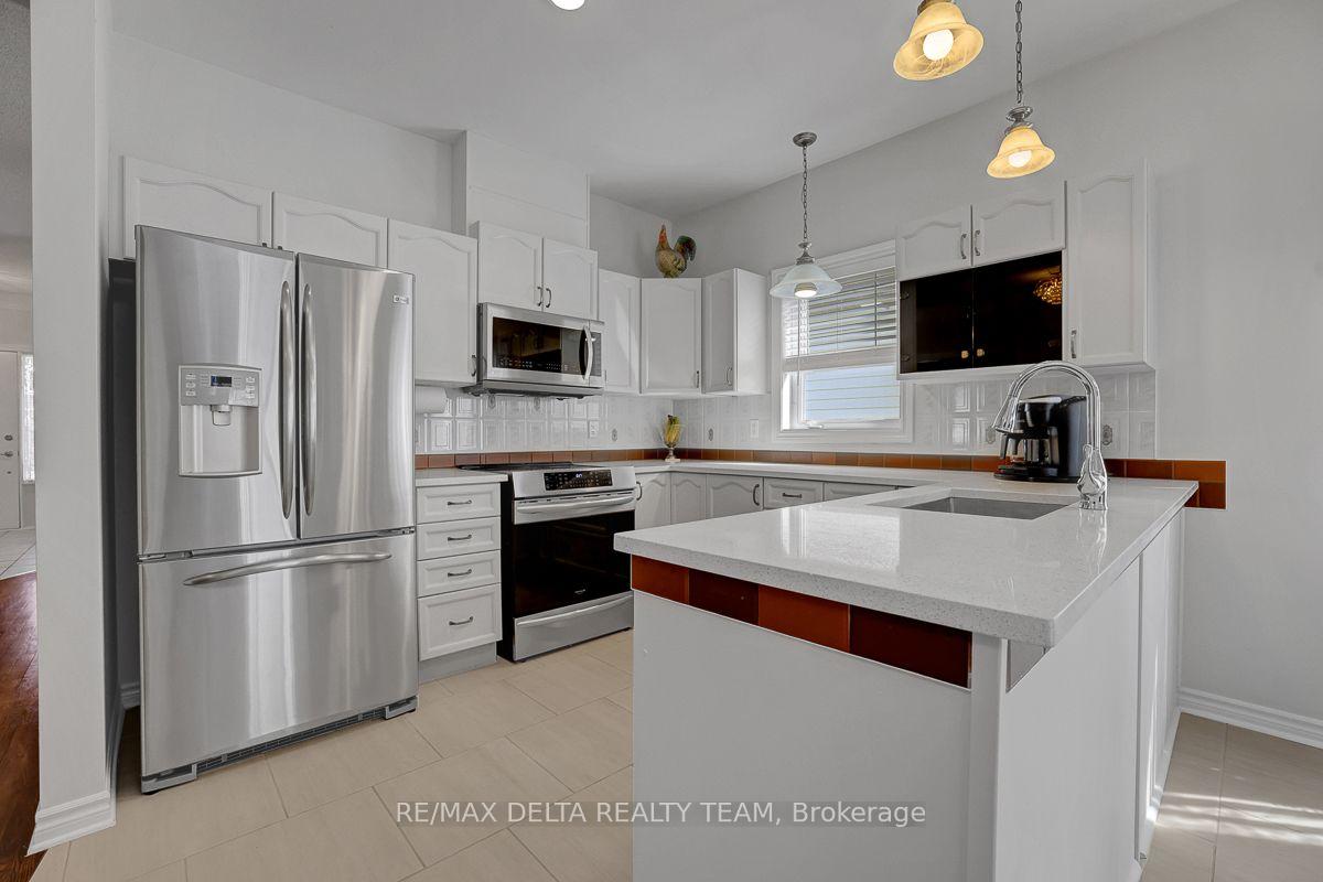 Photo 14 of 1032 Valin Street, Ottawa, Fallingbrook/Gardenway South — HOMEH