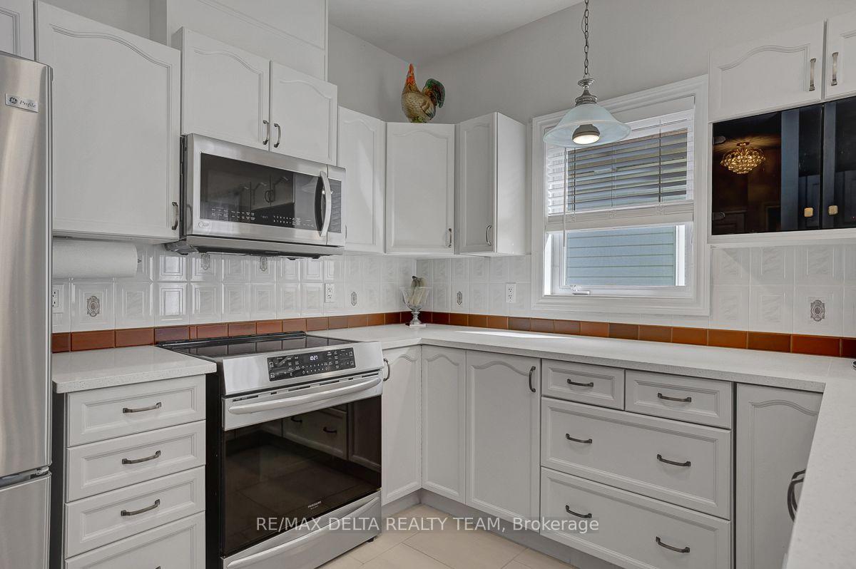 Photo 15 of 1032 Valin Street, Ottawa, Fallingbrook/Gardenway South — HOMEH