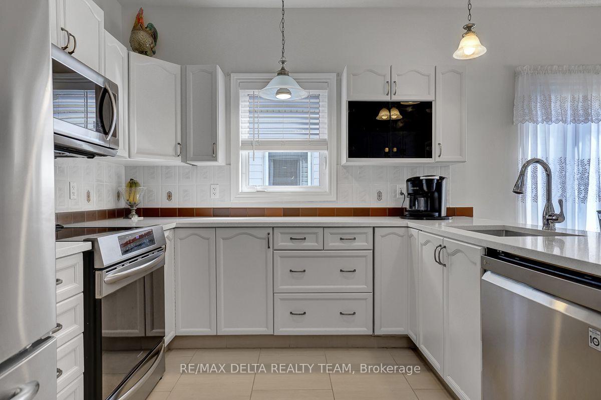 Photo 17 of 1032 Valin Street, Ottawa, Fallingbrook/Gardenway South — HOMEH