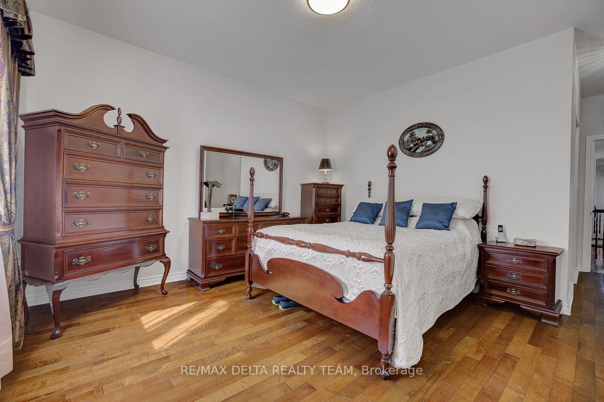 Photo 20 of 1032 Valin Street, Ottawa, Fallingbrook/Gardenway South — HOMEH