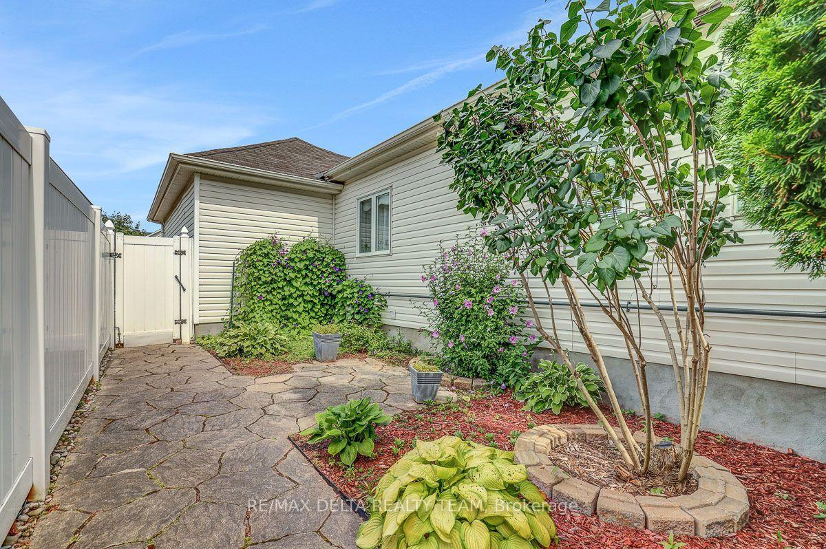 Photo 45 of 1032 Valin Street, Ottawa, Fallingbrook/Gardenway South — HOMEH